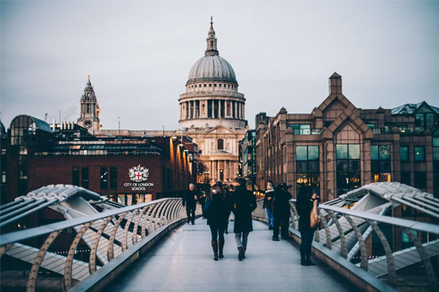 上海365bet平台365bet平台设计作品：Horizon Across留学